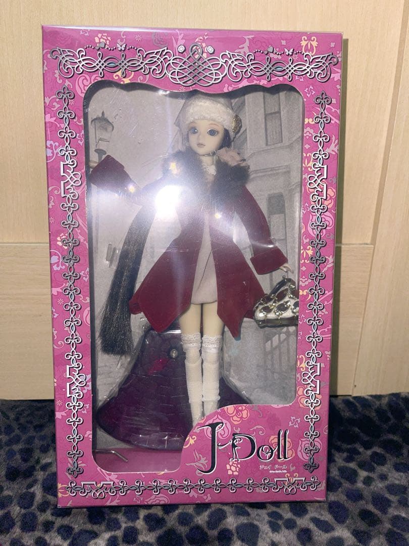 J-doll ジェイドール　ヴェラサンタンドレア Amazon.com: J-Doll Melrose Ave. Collectible Fashion Doll : Toys