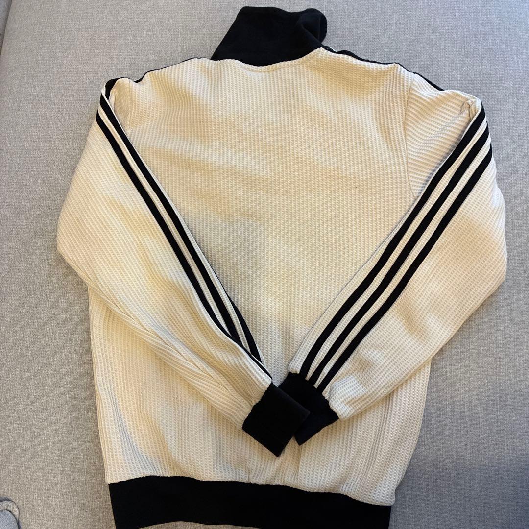 adidas アイボリー ジップアップジャージ M - トップス送料 無料