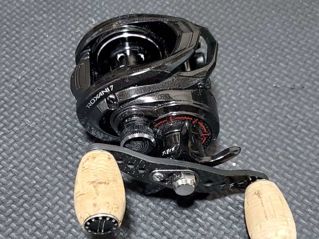 アブ・ガルシア ロキサーニ7 コルクハンドルノブ DFLノブ付き！ - メルカリ