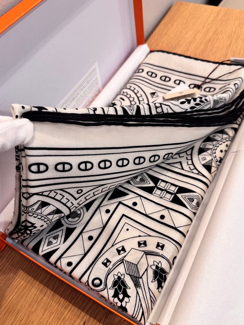 【新品大人気】　エルメス　カレジェアン 《シュヴァル・ドゥ・クール・バンダナ》