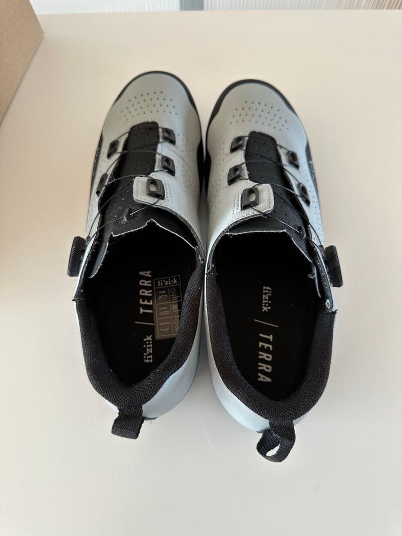 fi´zi:k フィジークATLAS TERRA 44 / 28cm SPD