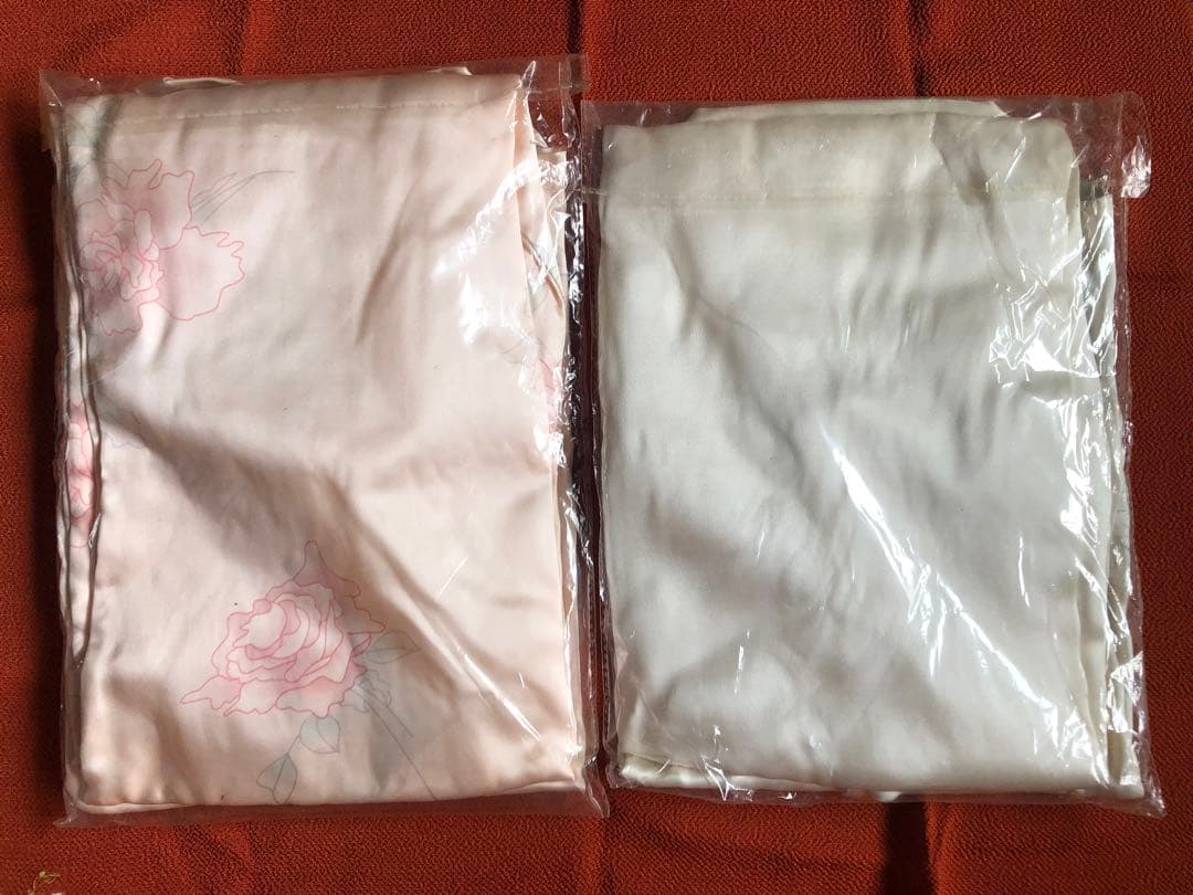 シルクパジャマ 2枚セット《未使用》 身幅L40cm／XL45cm