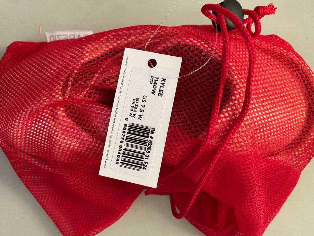 【送料込み】CAPEZIOトウシューズ　KYLEE 7.5W