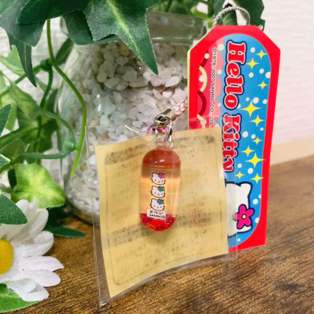 ☆激レア☆ハローキティ　トリプルフェイス　カプセルリキッド根付け　2007年 サンリオ ハローキティ ファインフェイスキャット ホワイト マスコット
