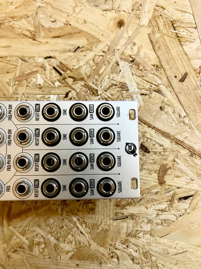 XAOC Devices Batumi モジュラーシンセユーロラック