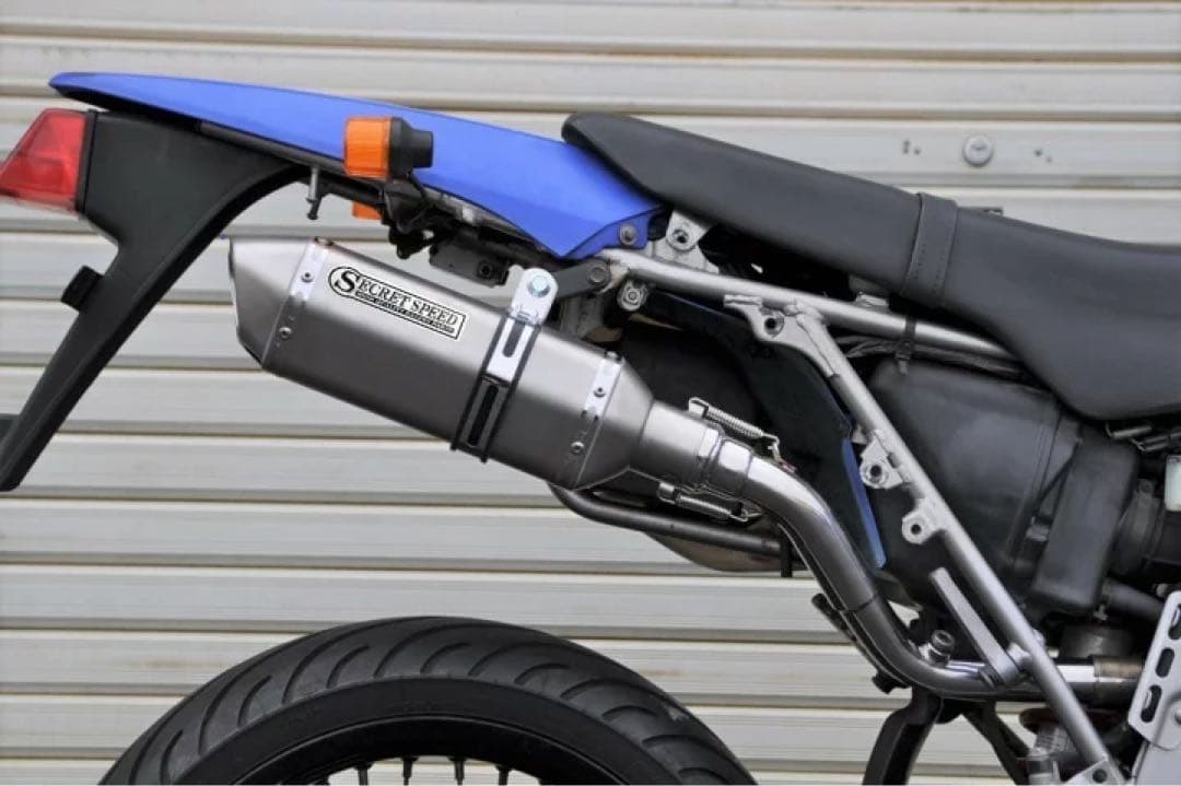 スリップオンマフラー異形サイレンサーソリッドKLX125マフラー 楽天市場】汎用50.8mm 異形デザイン スリップオンマフラー ZX-6R ZX