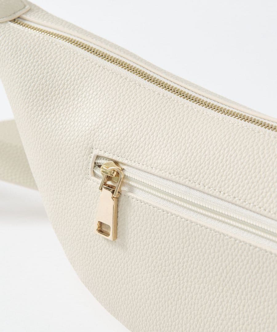 リヴドロワ カーブボディバッグ ホワイト レザー