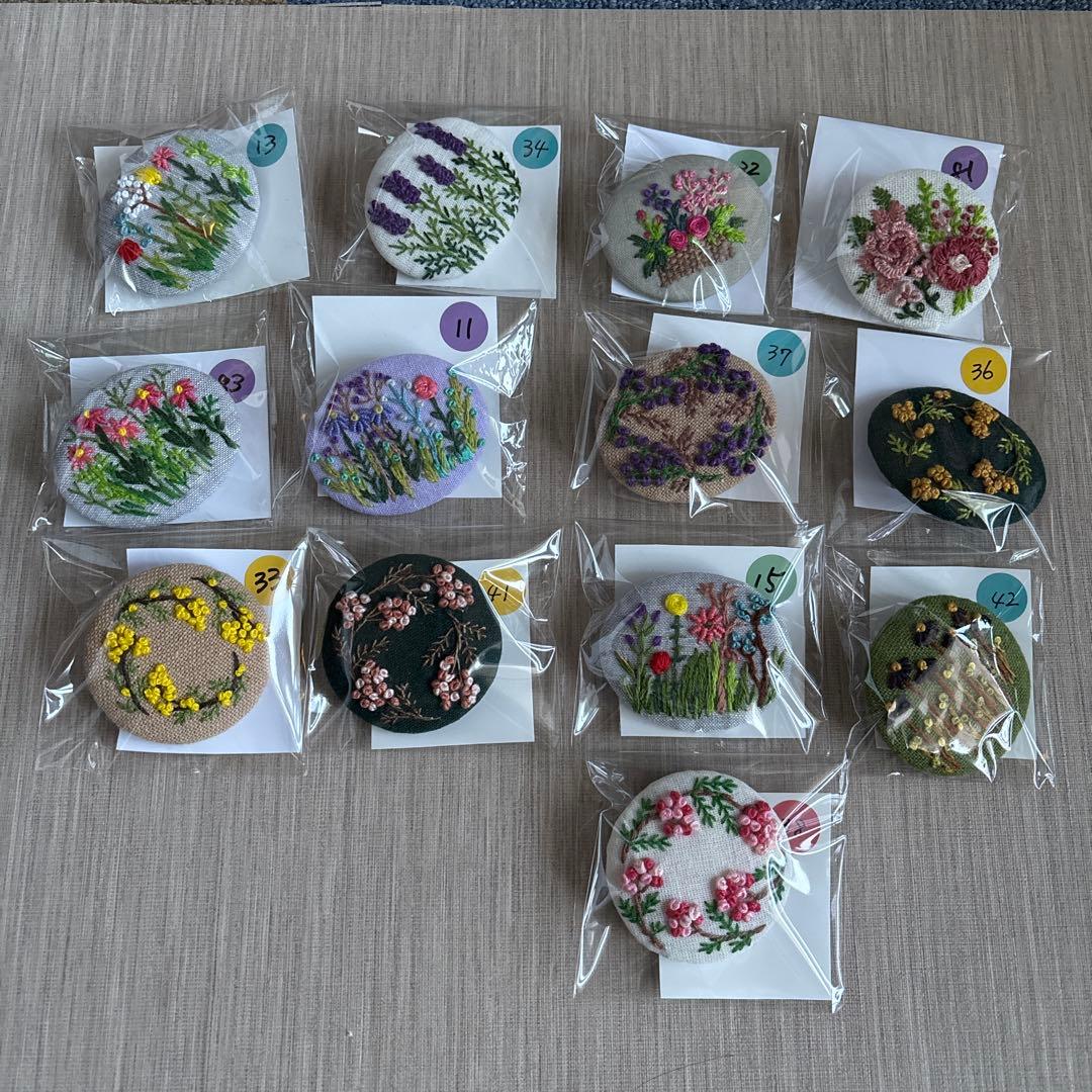 遊花様おまとめ専用ページ 花刺繍ブローチ