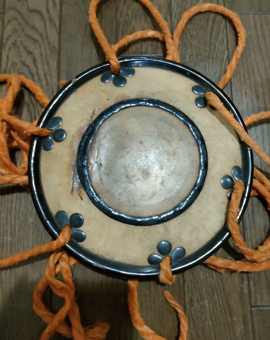 小鼓 皮2枚 胴2つ 紐2組 箱