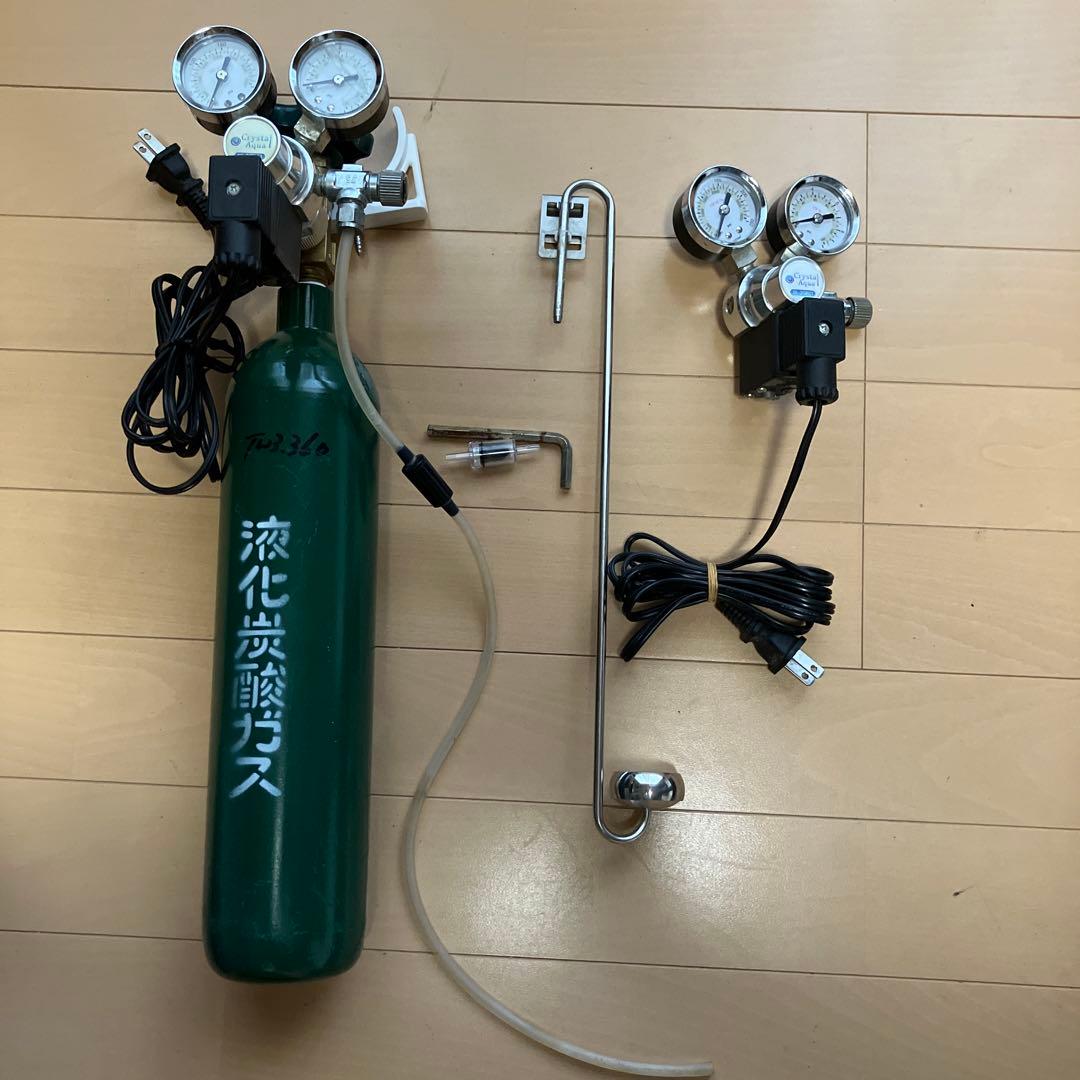 ＣＯ2レギュレターとボンベ CO2レギュレーター（減圧用） | ワケンビーテック Webサイト