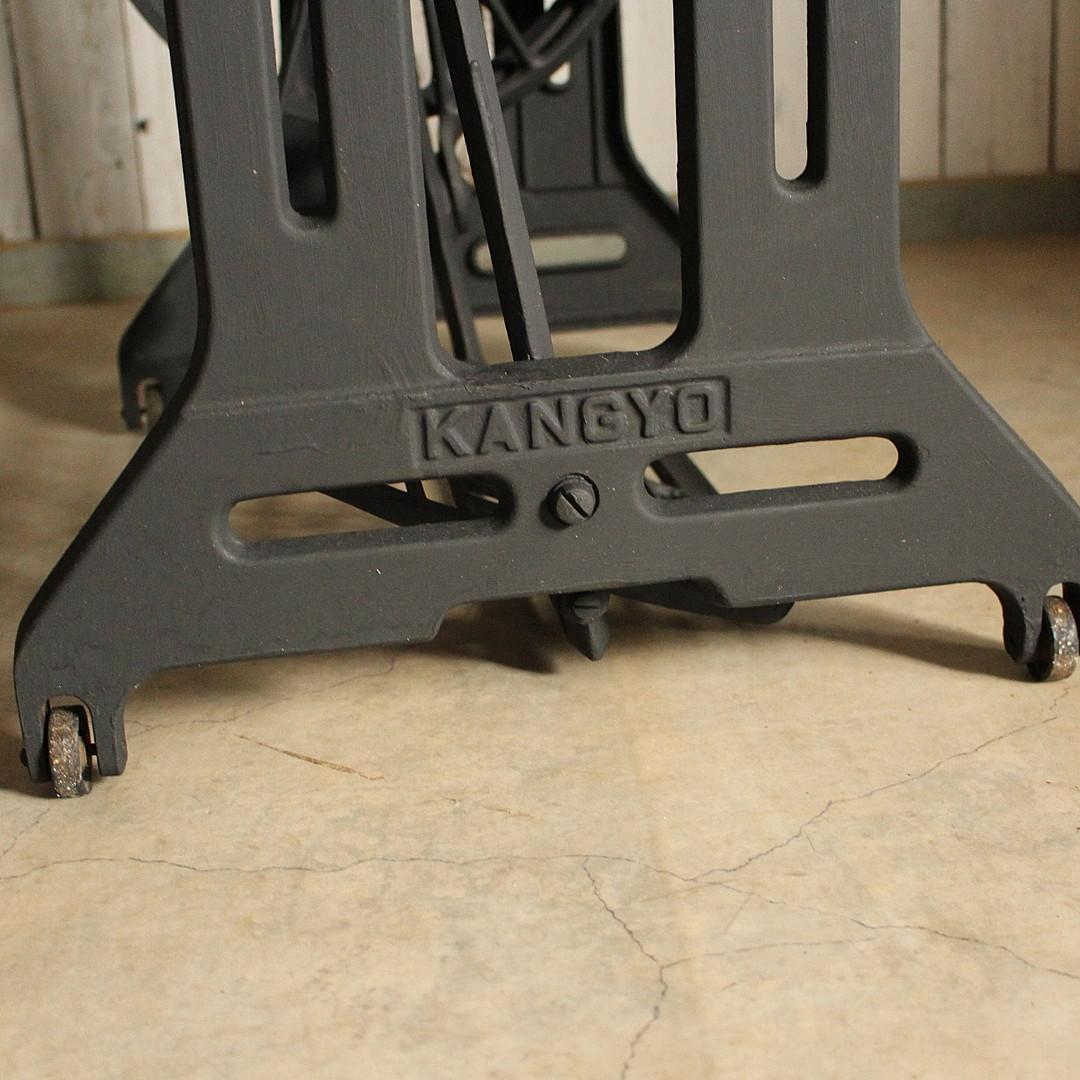 古い鉄脚と古材のテーブル ワークデスク 机 作業台 古家具 古道具