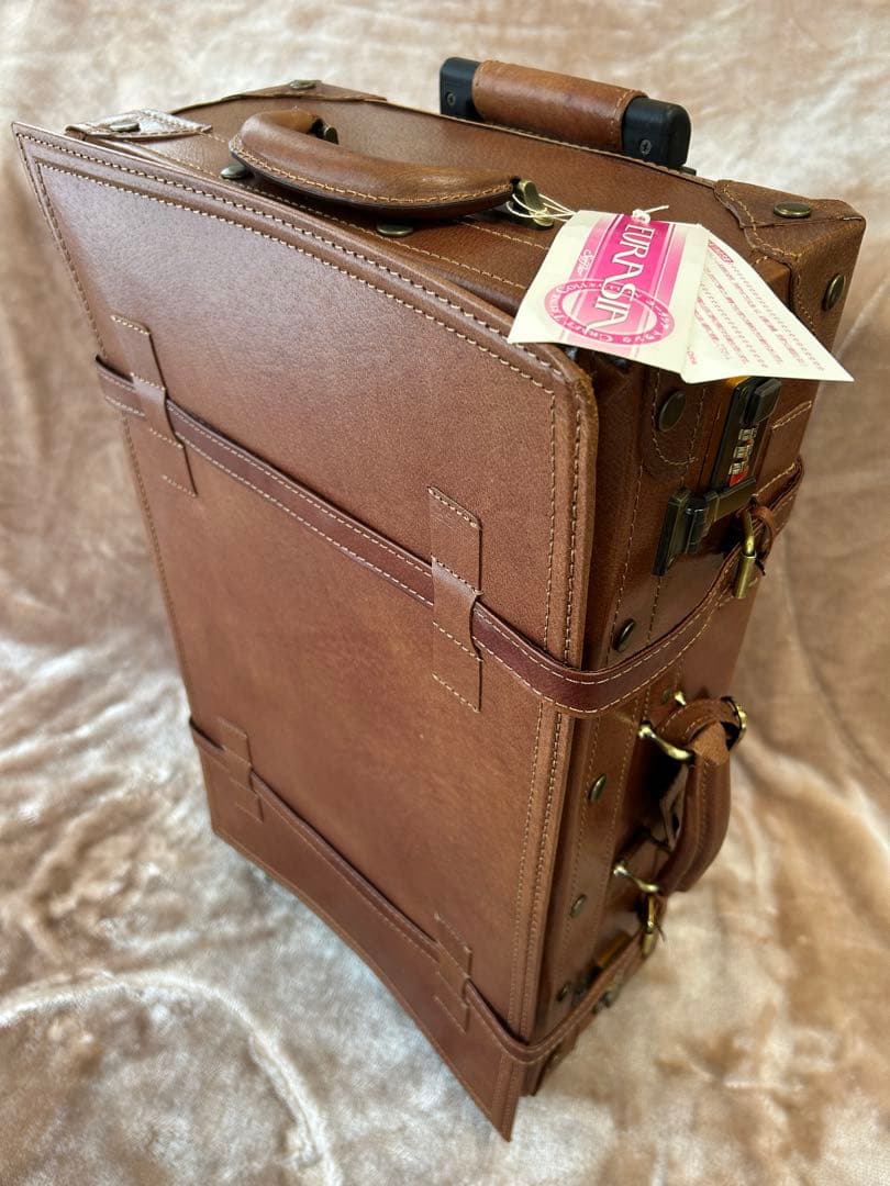 ユーラシア豚革トランクキャリーケースキャリーバッグ旅行バッグスーツケースコロコロ 楽天市場】シフレ ユーラシアトランク キャリーケース本革 トランク