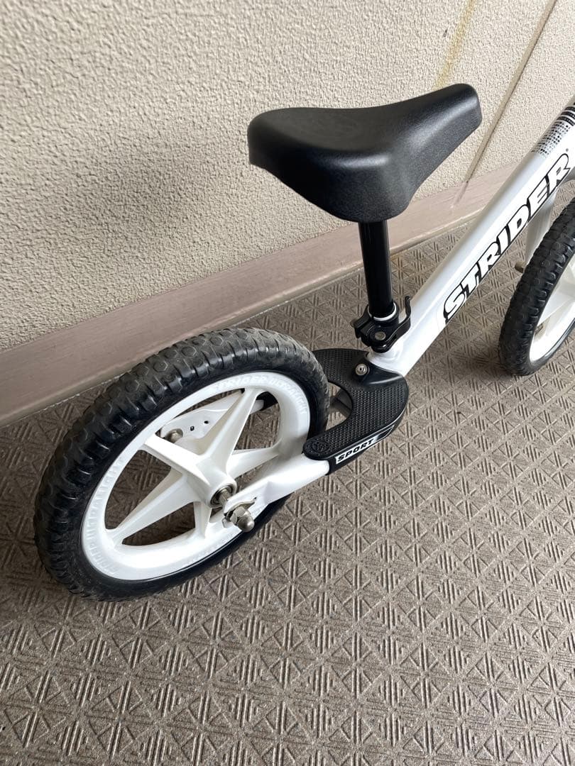 STRIDER 12インチ スポーツモデル ホワイト×レッド