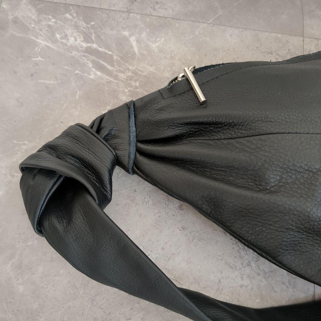 美品☆POMTATA ブラックレザー ショルダーバッグ ボディバッグ ポンタタ