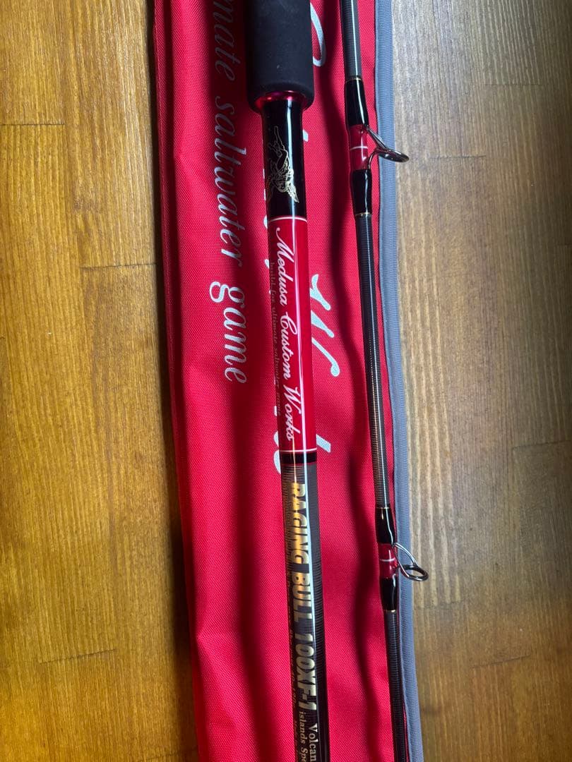 冬　MCワークス レイジングブル100XF-1 カスタム美品 MC Works'（MCワークス） レイジングブル 100XF-1 カスタムモデル