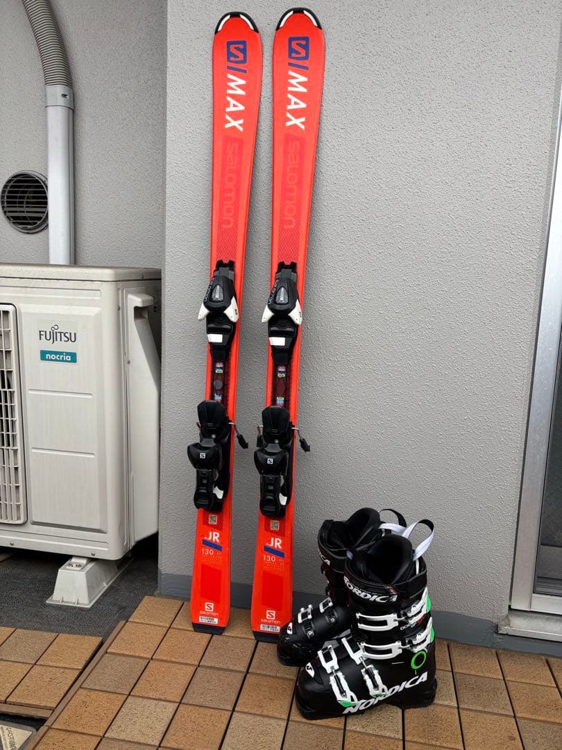 サロモン　子供　スキー板　130cm ノルディカ　スキーブーツセット サロモン 子供 スキー板 130cm ノルディカ スキーブーツセット