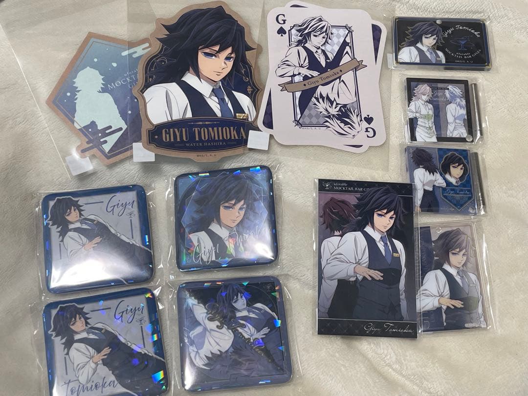 鬼滅の刃　モクテル　冨岡義勇　ロト　缶バッジ　他 鬼滅の冨岡義勇グリッター缶バッジ、キラキラ輝いてて欲しくなるわ