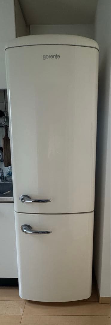 ゴレニアジャパン　gorenje シャンパンカラー　2ドア冷蔵庫 蔦屋家電、VWデザインのレトロモダンな冷蔵庫を台数限定で予約開始