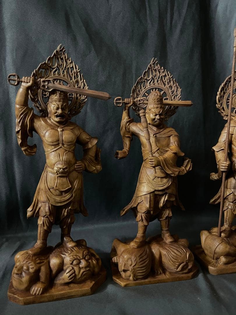 総柘植材 仏教工芸品 時代彫刻 一刀彫 極上彫 木彫仏像 四天王立像