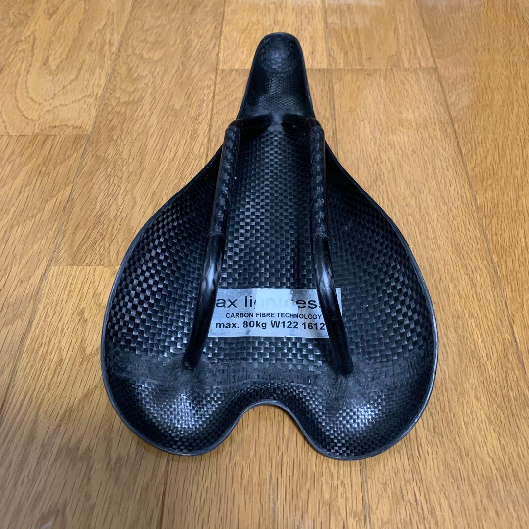ax-lightness Endurance カーボンサドル