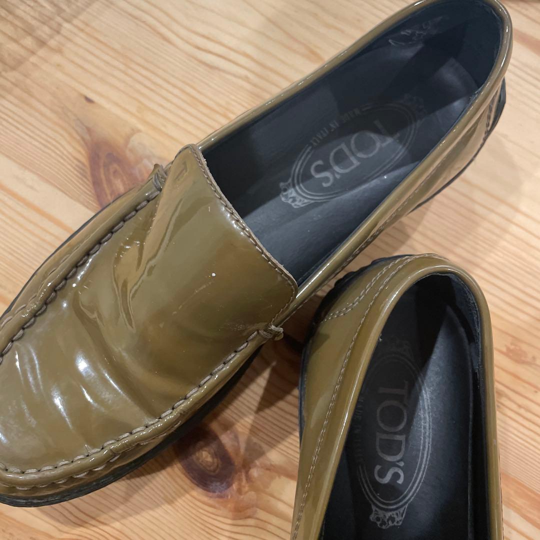 TOD'S ドライビングローファー オリーブグリーンエナメル革｜超美品