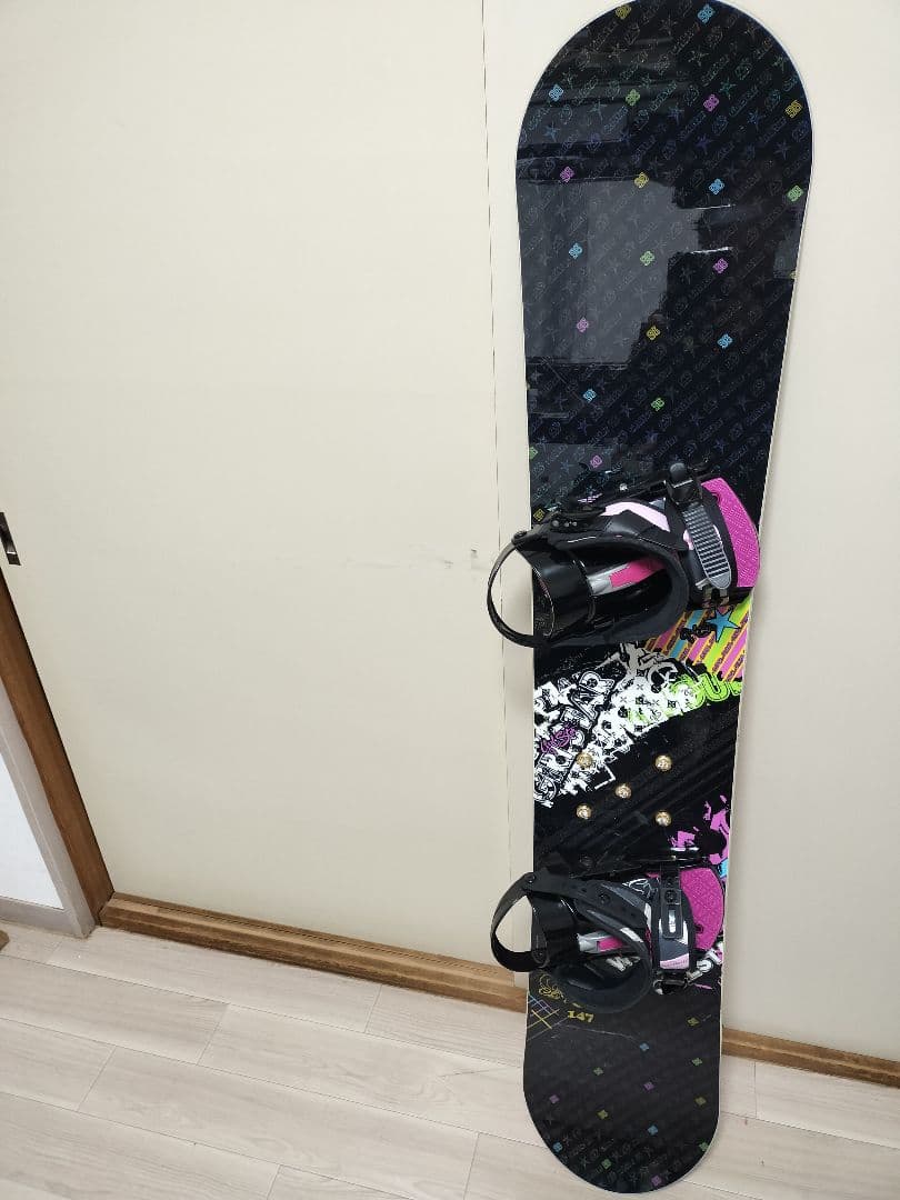 GIRLSTAR スノーボード 147cm ビンディング付 ケース付 レディース GIRLSTAR スノーボード 147cm ビンディング付 ケース付 レディース
