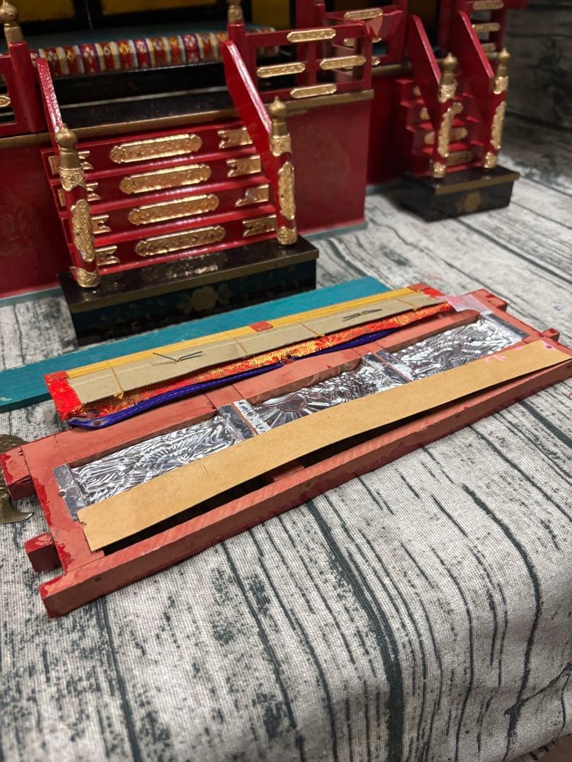 ジャンク】平和殿 お雛様 置き方作り方不明 傷み大 アレンジ用 時代物