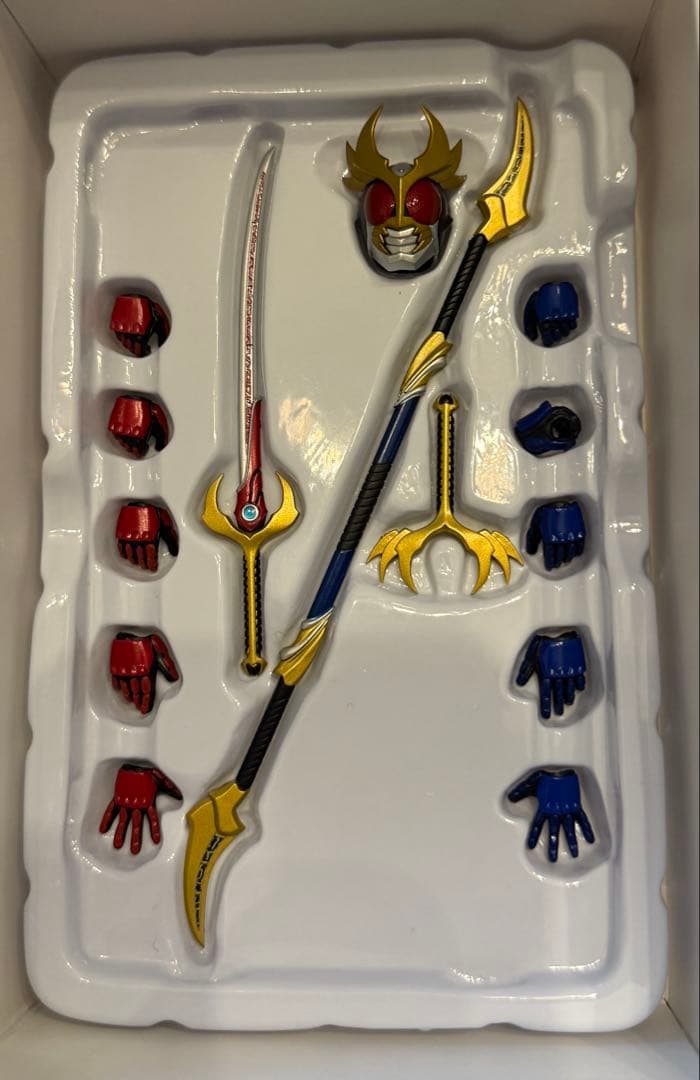 S.H.Figuarts（真骨彫製法） 仮面ライダーアギト トリニティフォーム