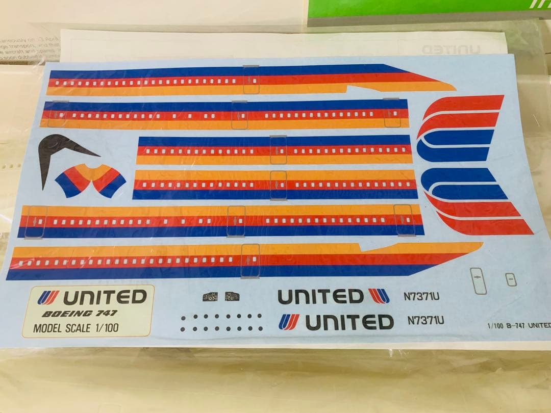 童友社1／100ユナイテッド航空B747プラモデルキット