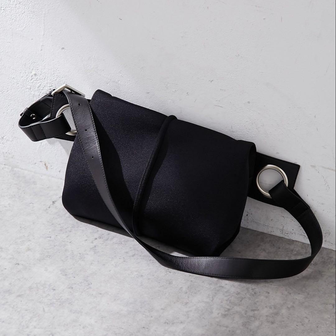 【美品】kawa-kawa NO1289 WETボディバッグ　Ｍサイズ　黒 kawa-kawa(カワカワ)】NO1289 WETボディバッグMサイズ（ボディバッグ