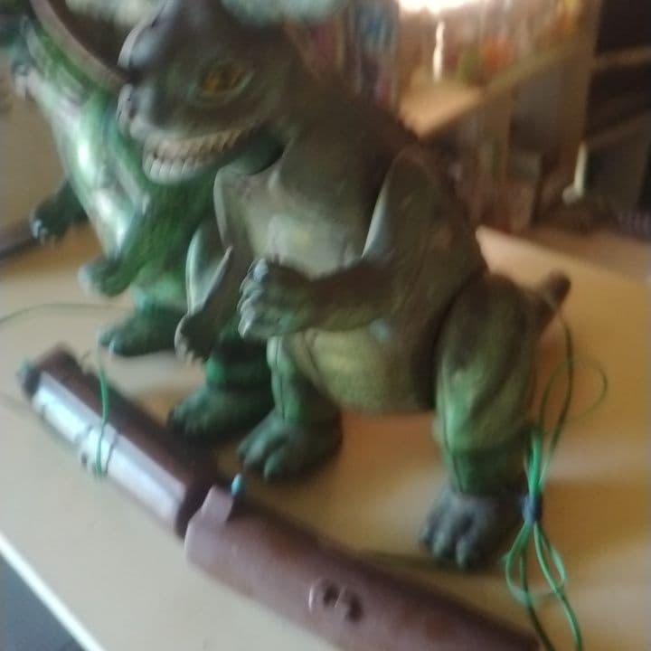 《最終お値引き：早い者勝ち》ゴジラ＆バラゴン2体とリモコン装置セット