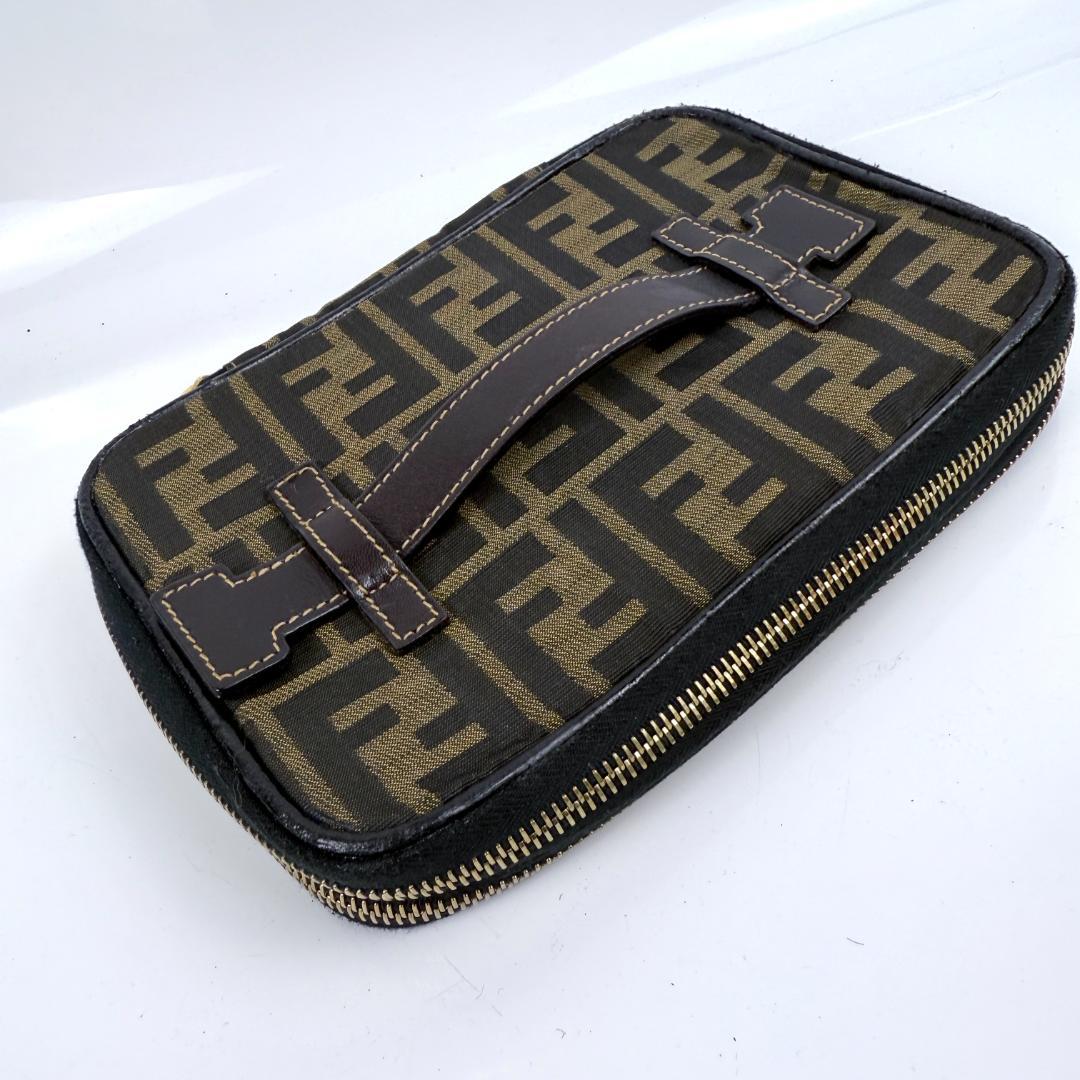 美品】FENDI フェンディ ズッカ柄 バニティ バッグ ポーチ 26554