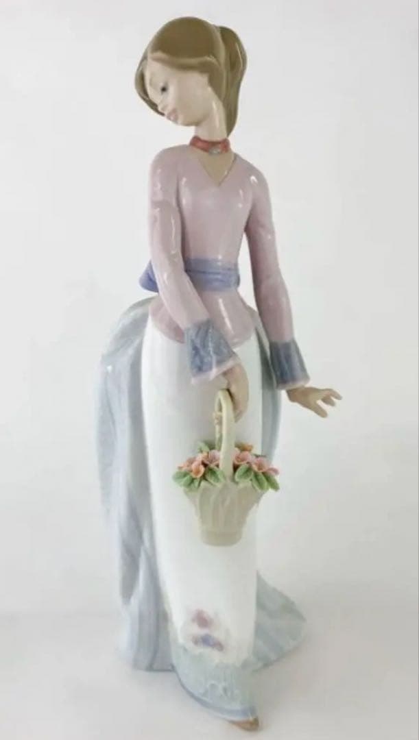 【会員限定品】リヤドロ　1994年　BASKET OF LOVE リヤドロ フィギュリン『Flowers in the Basket』を買い取りました