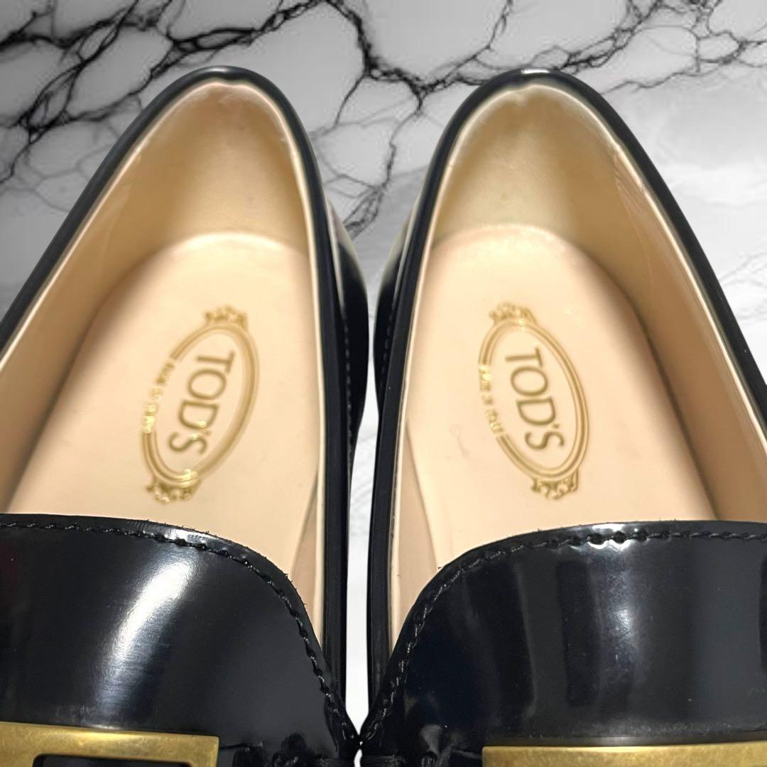 トッズ】美品Tタイムレス レザー ローファー ゴールド金具 フラット