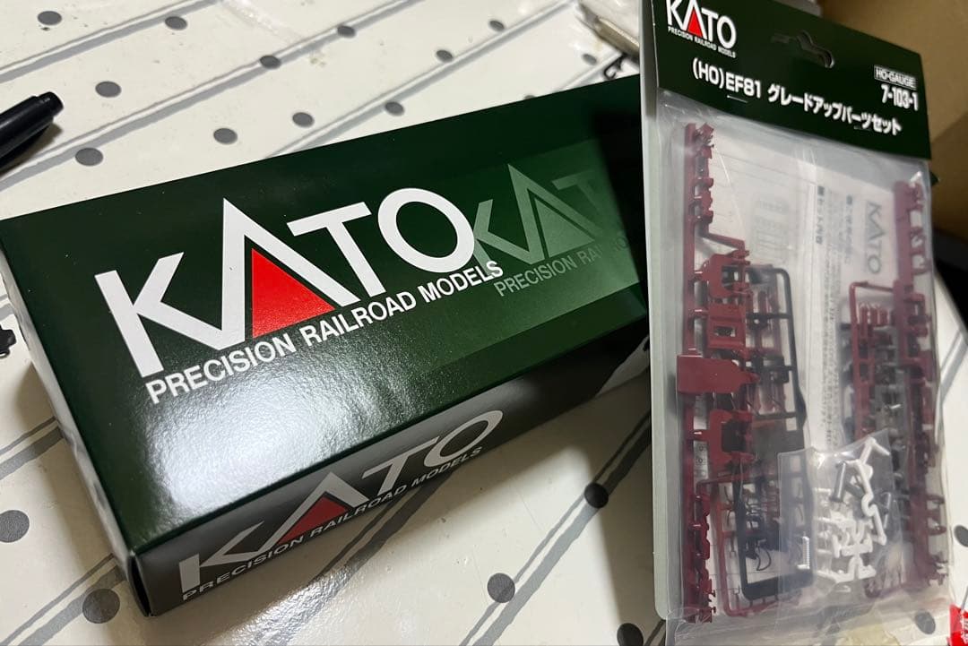 KATO HO 1-323 EF81 81北斗星色 HO) 1-323 EF81 81 北斗星色 | カトー | カトー 1-323 EF81 81 ホクト