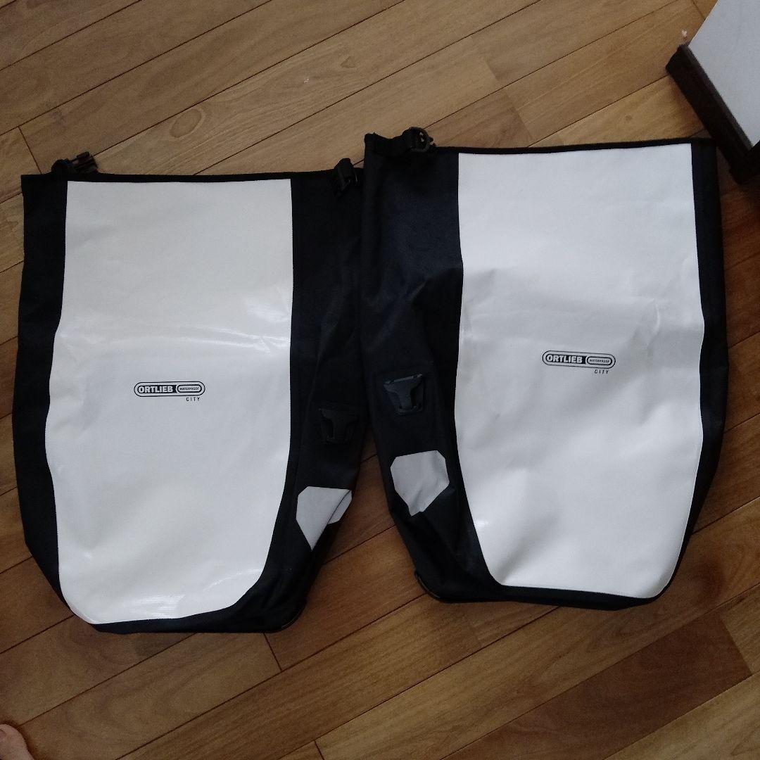 ORTLIEB オルトリーブ　大型車体装着バッグ ホワイト/ブラック ORTLIEB オルトリーブ バックローラー シティ ホワイト 40L(ペア