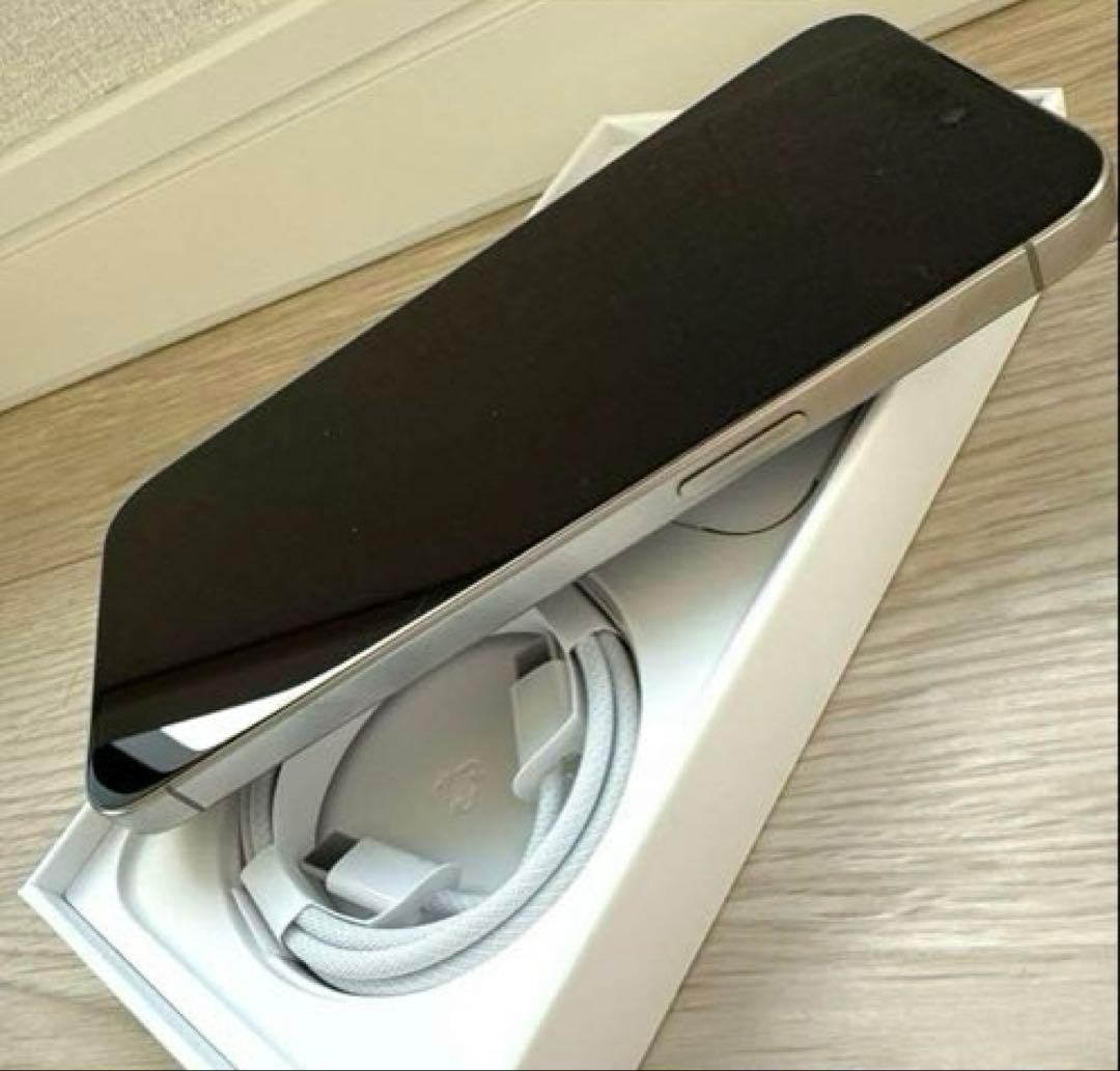 iPhone 15 Pro Max ナチュラルチタニウム512GB - メルカリ