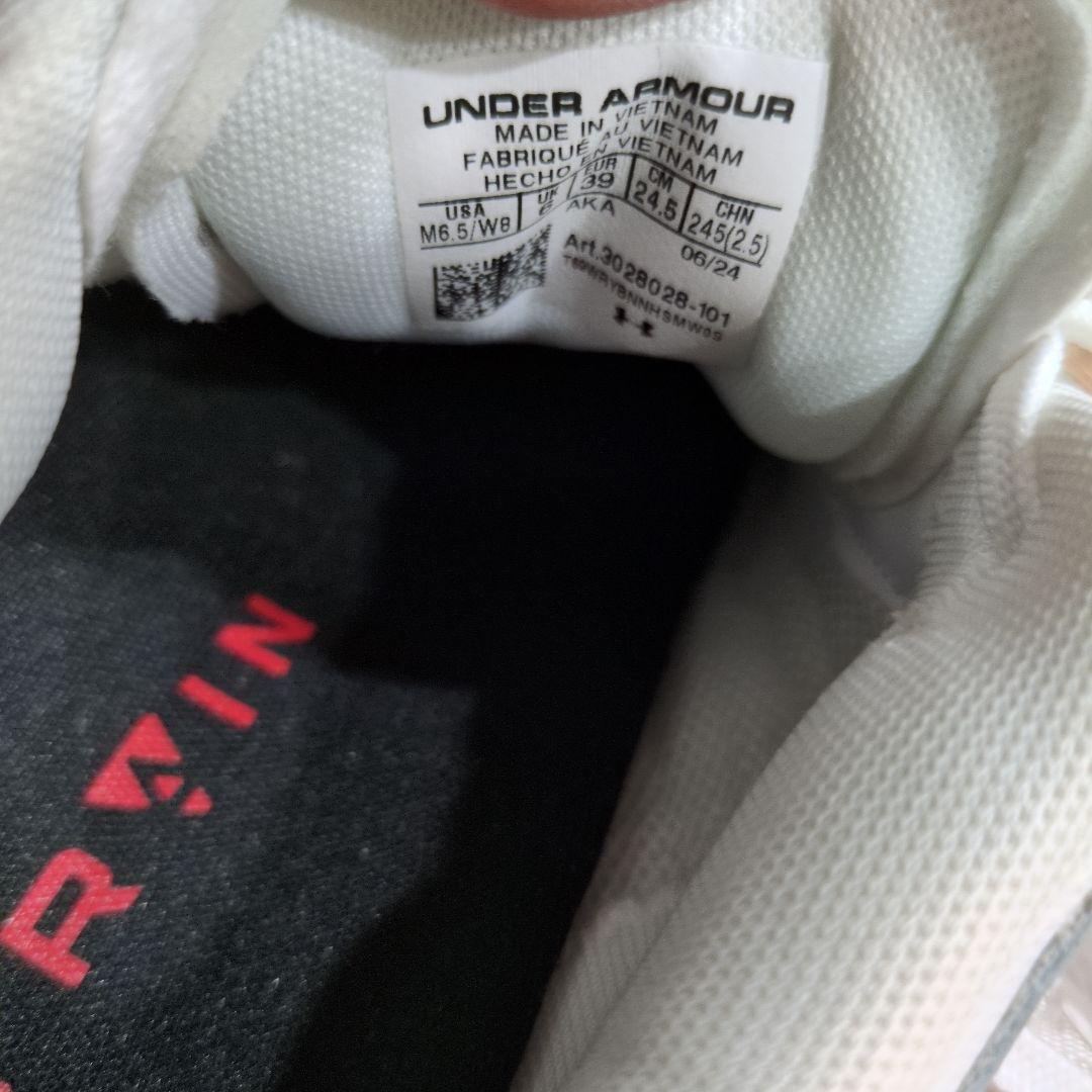 【完売品】アンダーアーマー　UAレイン リフター 24.5cm