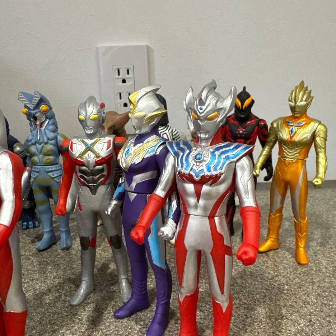 ウルトラマン 怪獣 フィギュア 20体セット バラ売り可能 - メルカリ