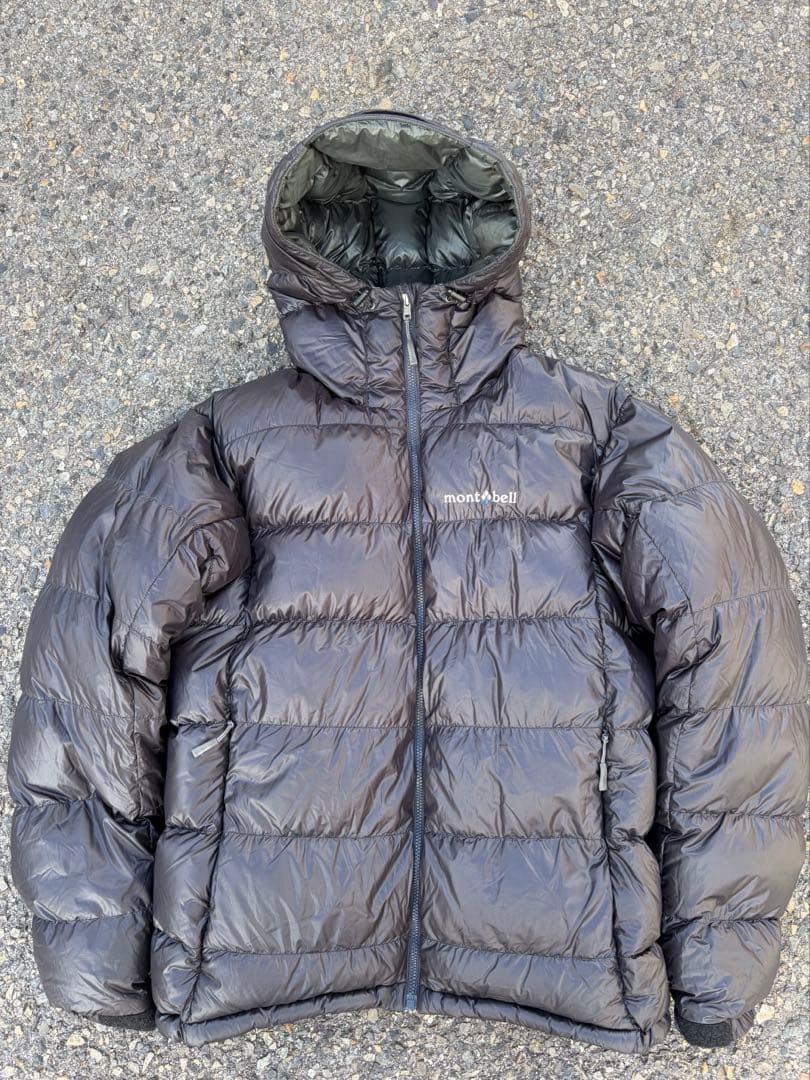 美品❗️mont-bell ライトアルパインダウンパーカー　ブラック　Mサイズ 冬季登山に対応する温かなダウンジャケット-モンベル『アルパイン