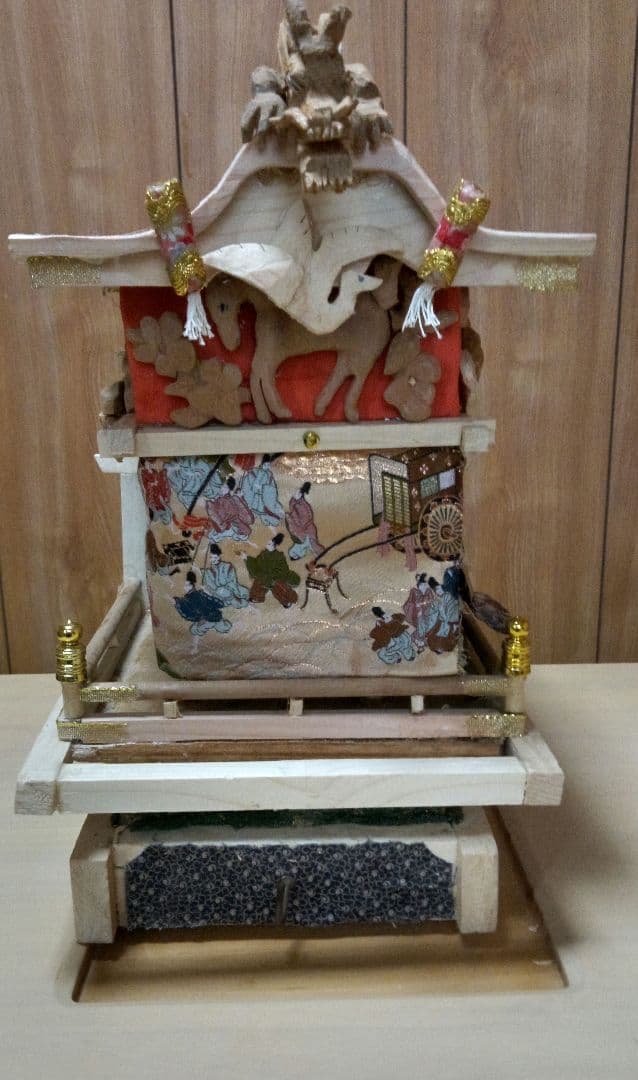 ミニだんじり工芸品 細かすぎる”彫り物で注目の「岸和田型だんじり」ミニチュア 金属加工の