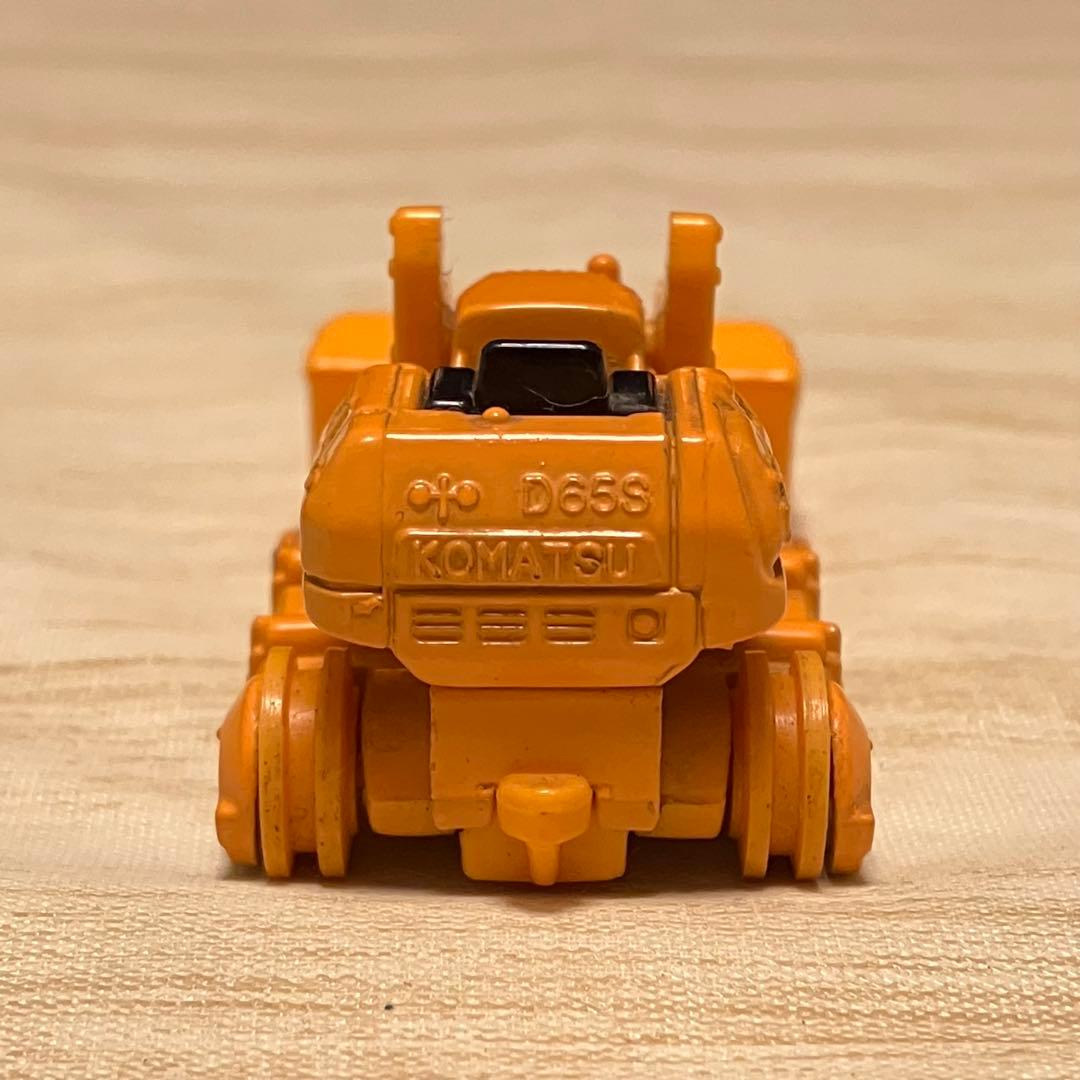 トミカ コマツ ドーザ D65S ショベル No.106 1/67 - メルカリ
