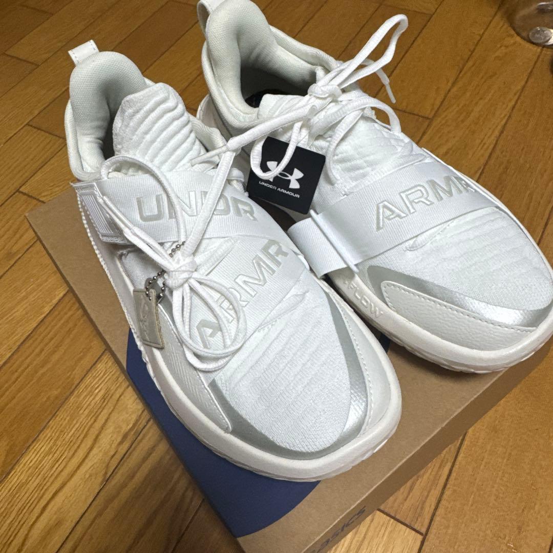UNDER ARMOUR バスケットボールシューズ ホワイト UNDER ARMOUR バスケットボールシューズ ホワイト 安く 買う