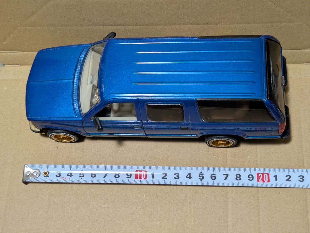 サニーサイド 1993 シボレー サバーバン 1/24 ブルーゴールド サニーサイド 1993 シボレー サバーバン 1/24 ブルーゴールド