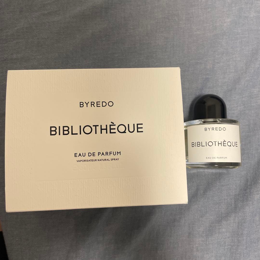 BYREDO BIBLIOTHÈQUE 50 ML バイレード　ビブリオテーク Amazon | BYREDO（バイレード） 国内正規品 オードパルファム ビブリオ