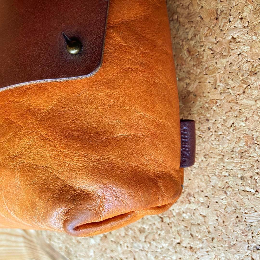 Herz ボディバッグ ヘルツ 革 キャメル チョコ HERZ ヘルツ 立体マチ