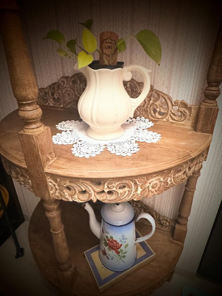 インドネシア 3段 飾り棚 木製 シェルフ 彫刻装飾