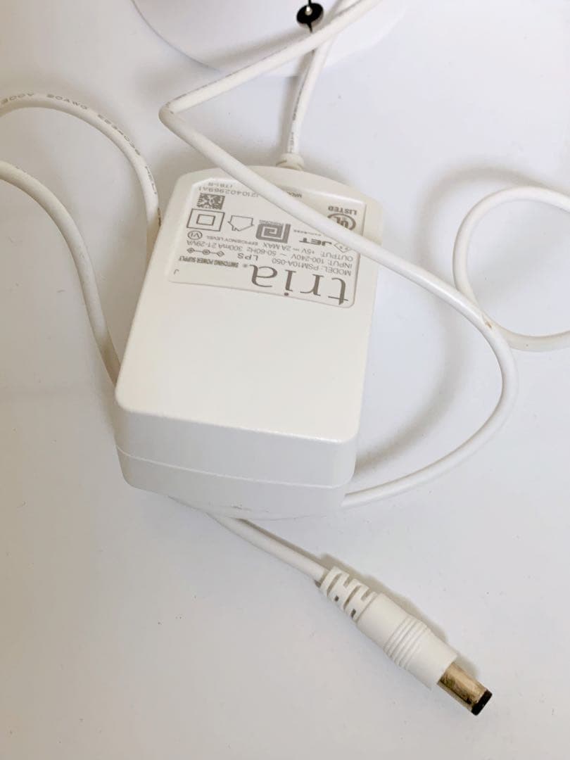 tria 脱毛器 充電器付(凹みあり)