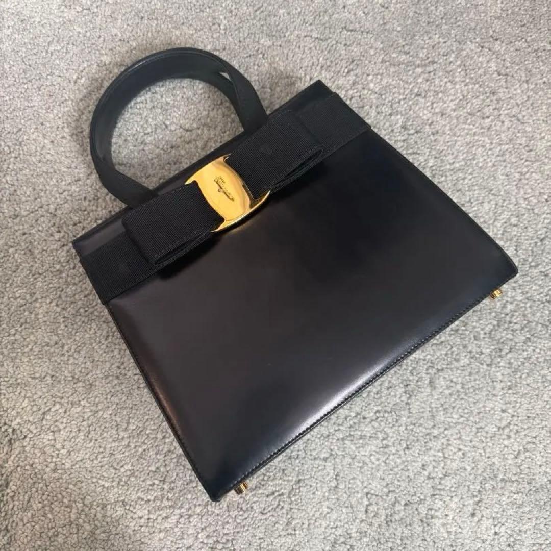 【Salvatore Ferragamo】 Vara リボンハンドバッグ Ferragamo(フェラガモ) ヴァラリボン 2WAYチェーンバッグ ハンド