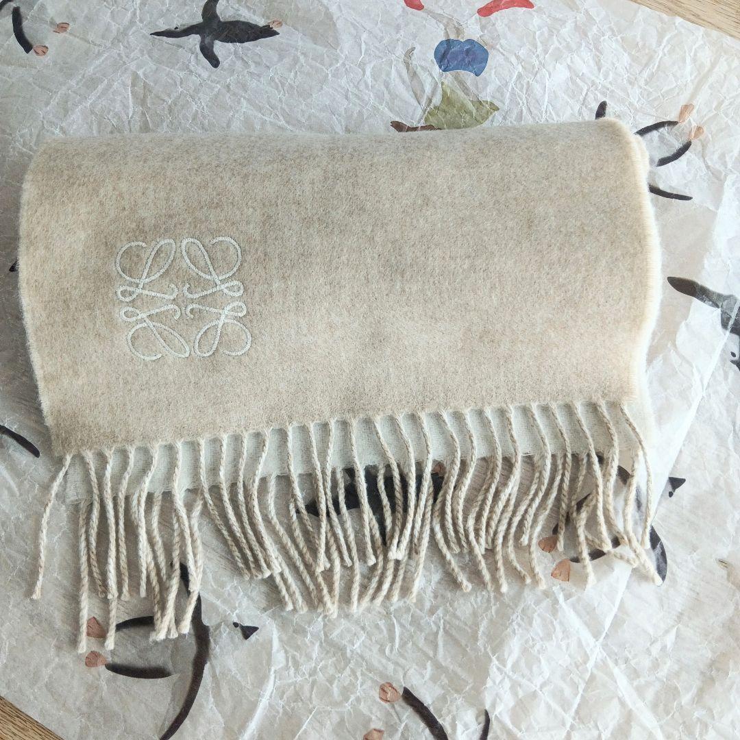 新品】LOEWE ロエベ バイカラーマフラー (アイボリー/サンド) - メルカリ